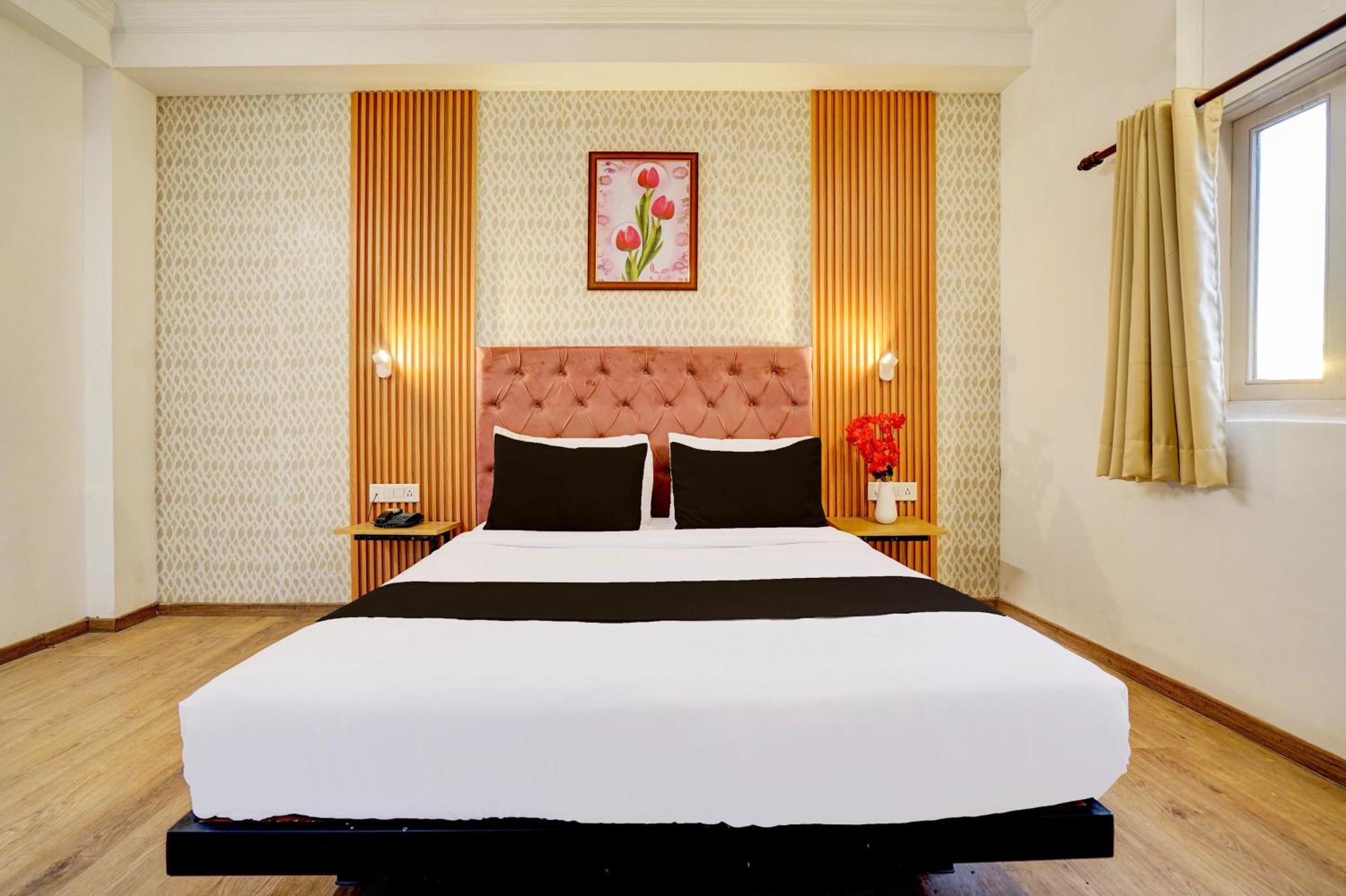 Super Townhouse Jageer Palace Near Mayapuri Chowk ニューデリー エクステリア 写真