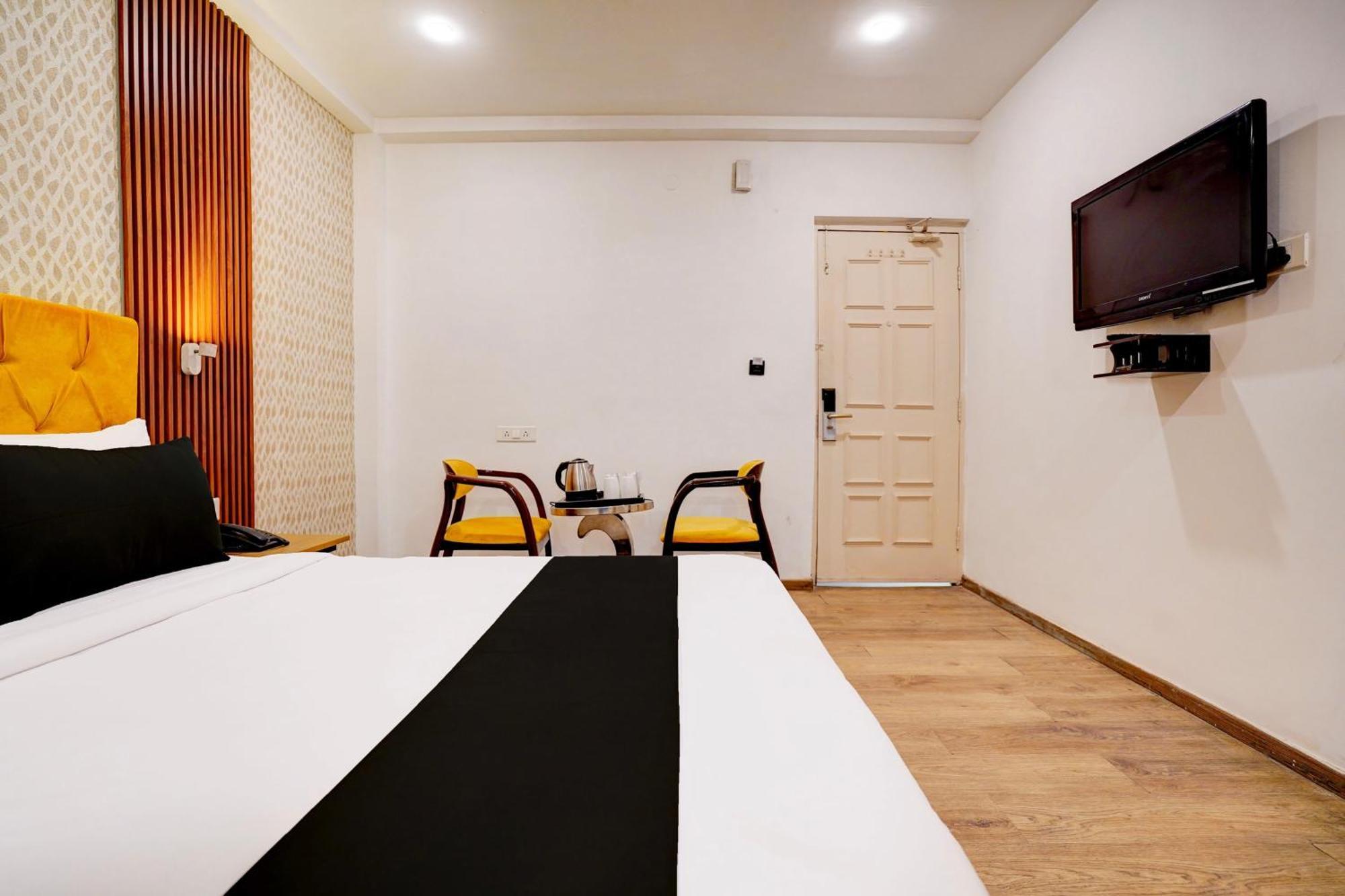 Super Townhouse Jageer Palace Near Mayapuri Chowk ニューデリー エクステリア 写真