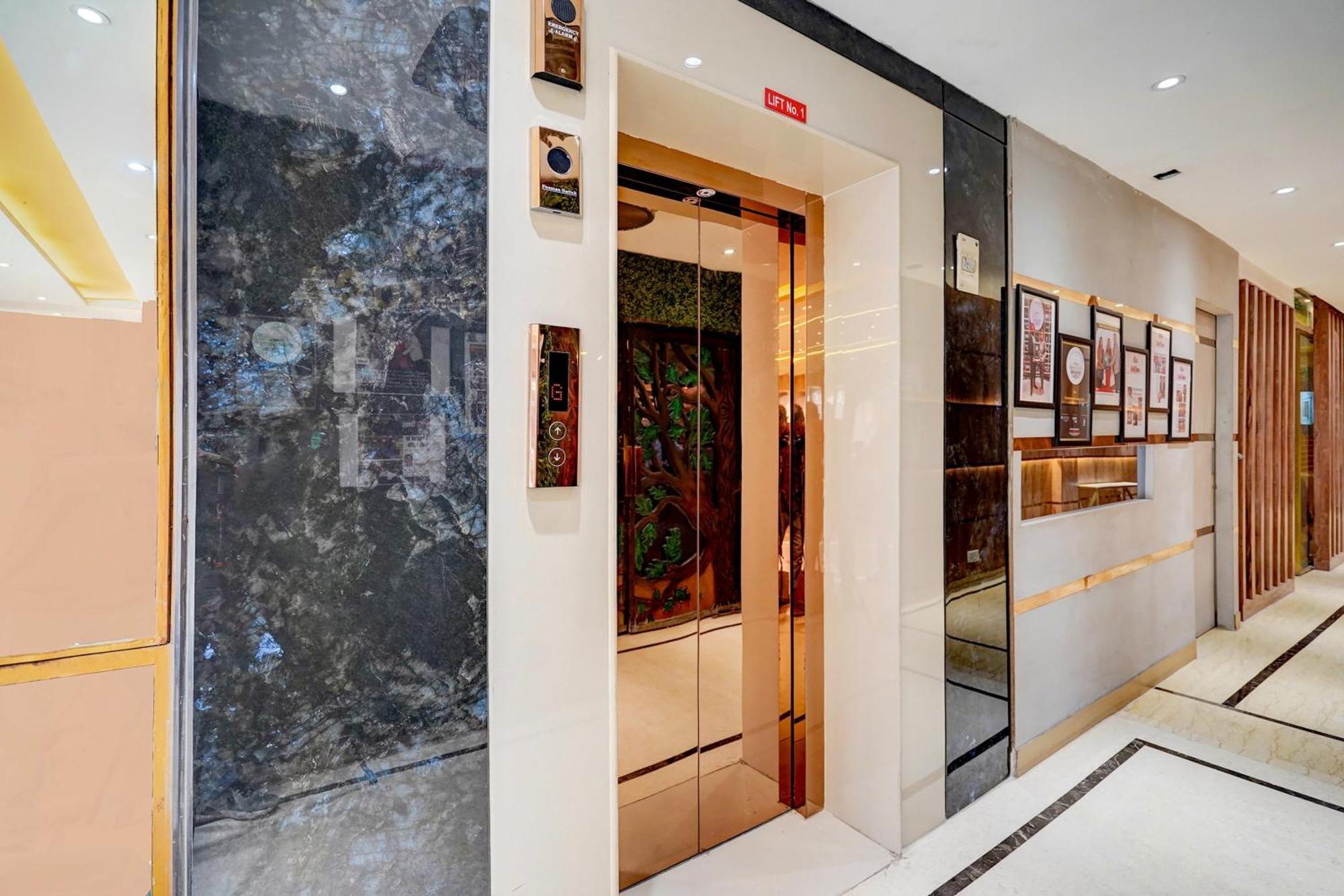 Super Townhouse Jageer Palace Near Mayapuri Chowk ニューデリー エクステリア 写真