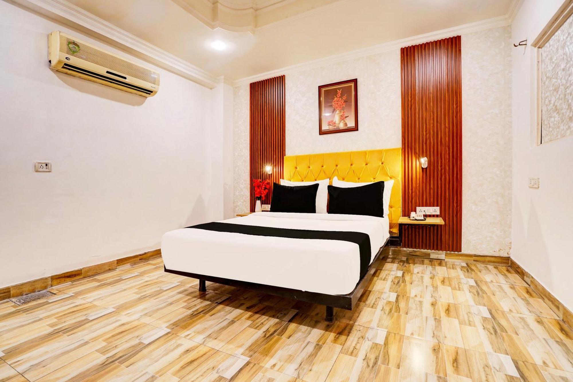 Super Townhouse Jageer Palace Near Mayapuri Chowk ニューデリー エクステリア 写真
