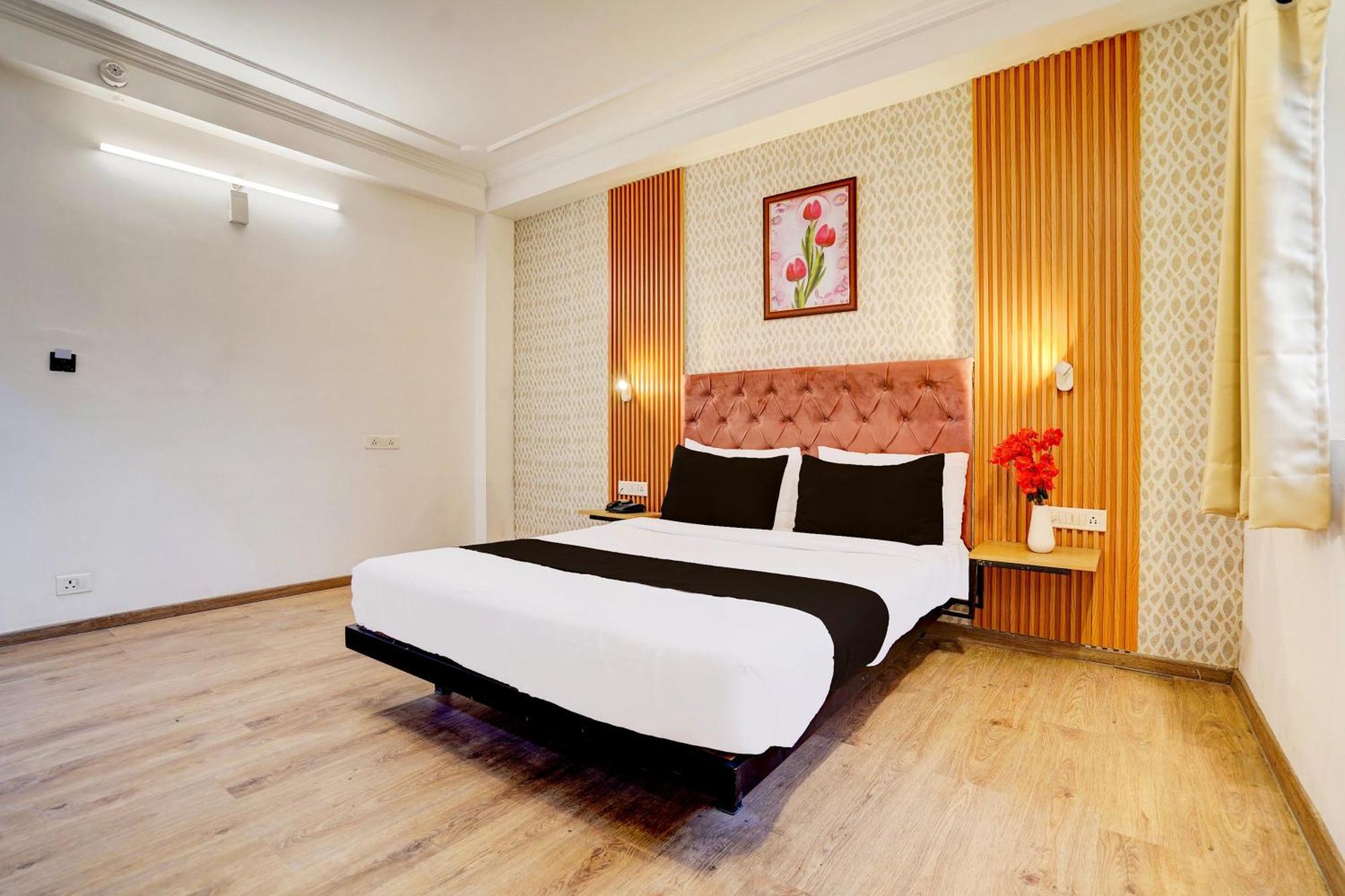 Super Townhouse Jageer Palace Near Mayapuri Chowk ニューデリー エクステリア 写真