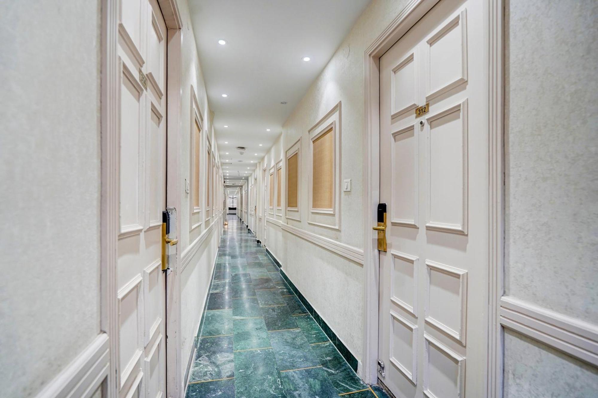 Super Townhouse Jageer Palace Near Mayapuri Chowk ニューデリー エクステリア 写真