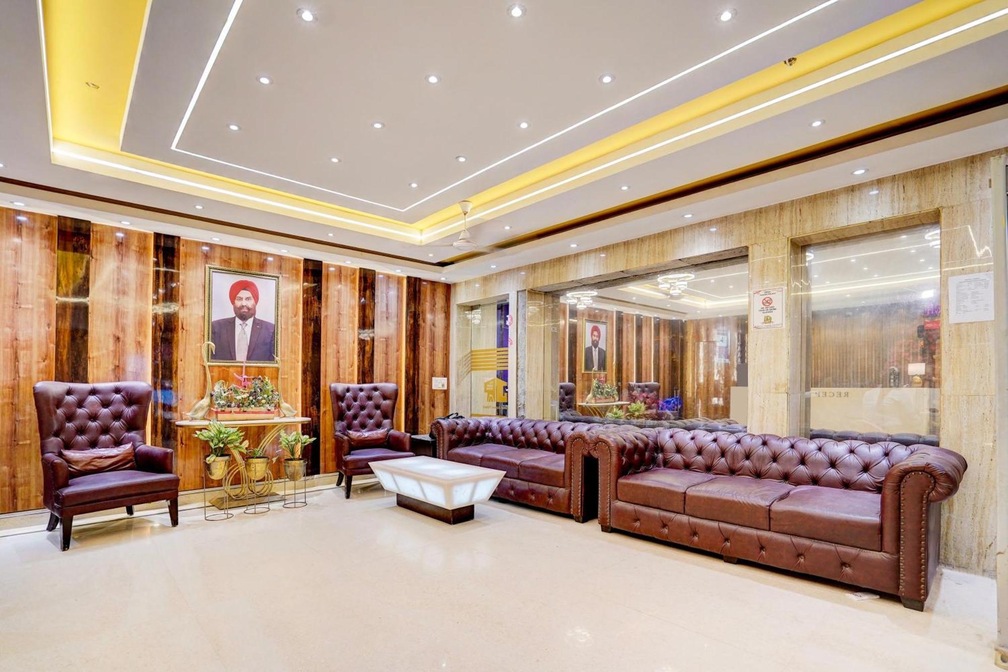 Super Townhouse Jageer Palace Near Mayapuri Chowk ニューデリー エクステリア 写真