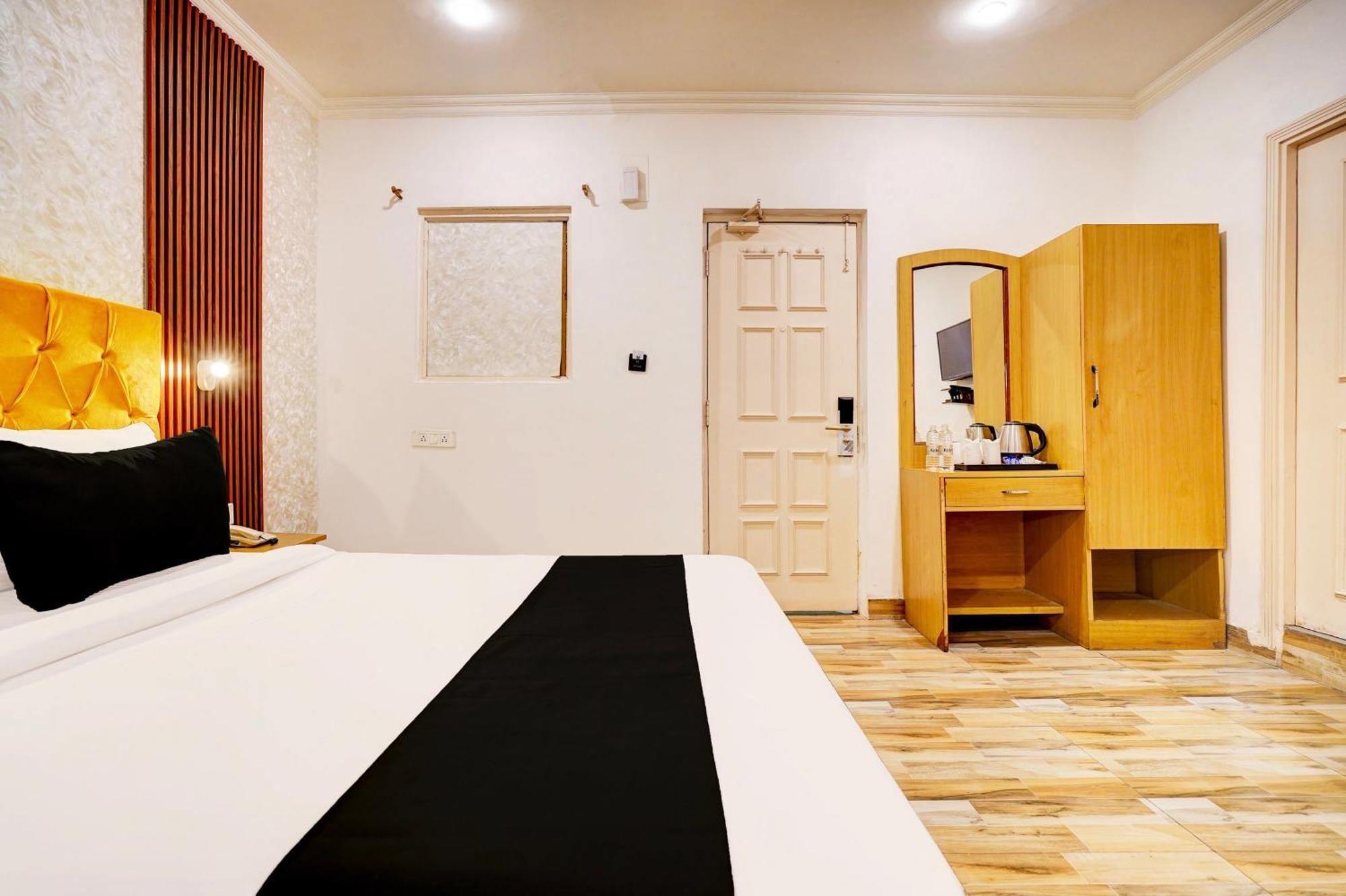 Super Townhouse Jageer Palace Near Mayapuri Chowk ニューデリー エクステリア 写真